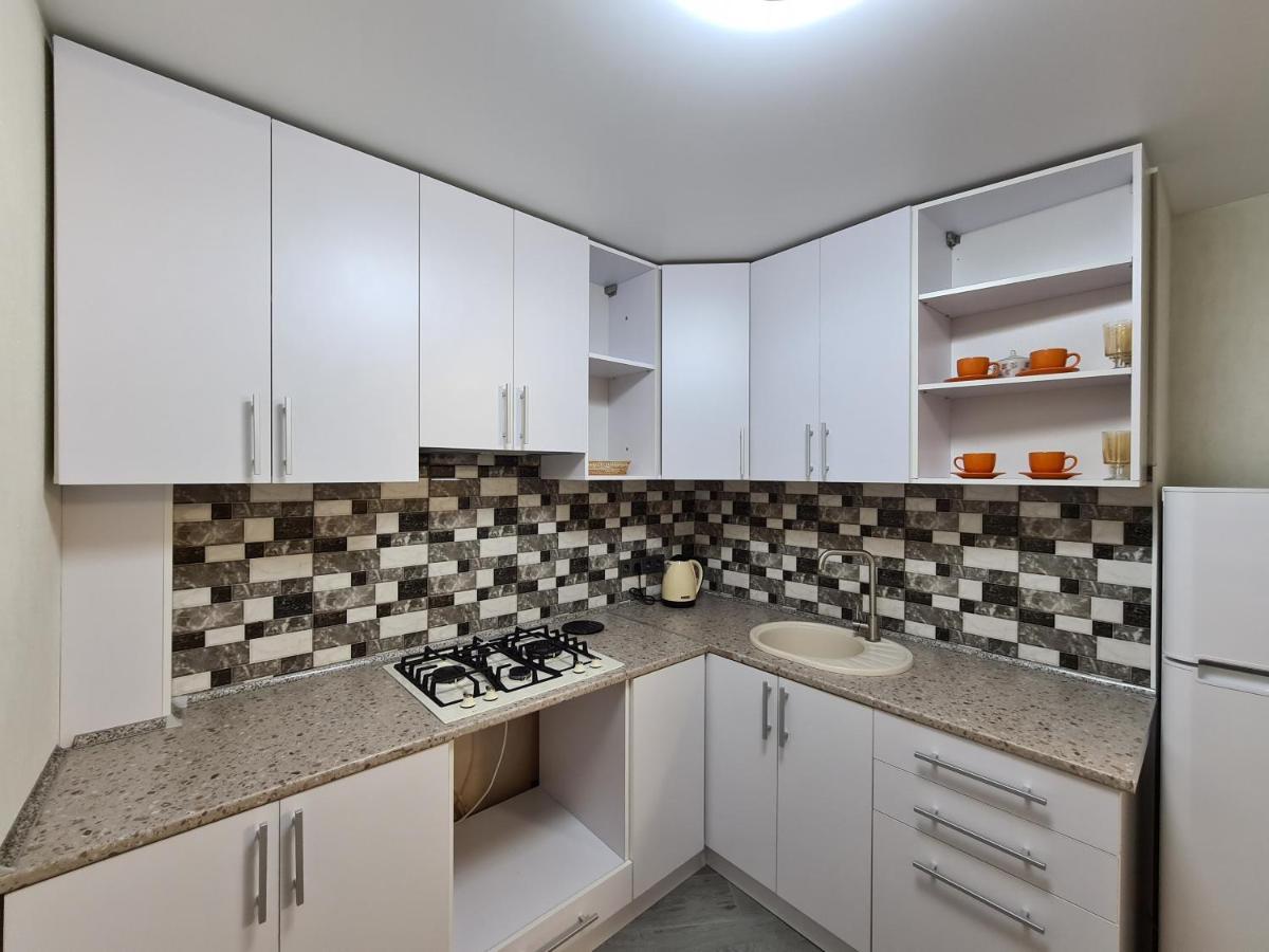 Central Park Apartment Kherson Bagian luar foto